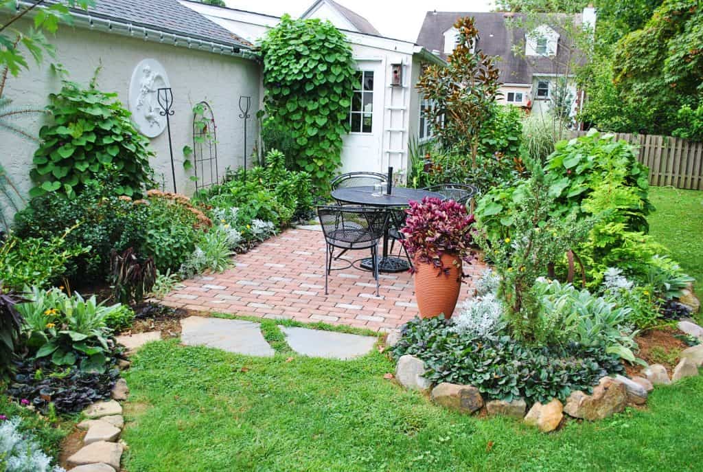 Maintaining your paver patio isn't difficult.