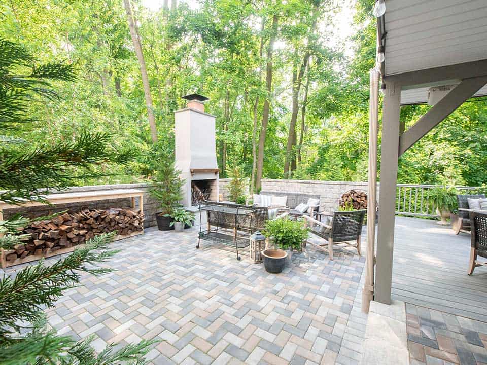 Outdoor living space with fireplace
