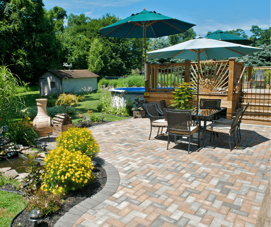 Deck with patio and umbrellas